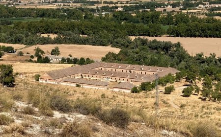 Las lluvias de la primavera y el abandono institucional dejan en “riesgo de colapso” a un icono arquitectónico del Madrid del siglo XVIII