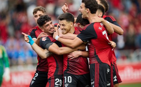 El Mirandés toma ventaja ante el Oviedo en la lucha por el ascenso