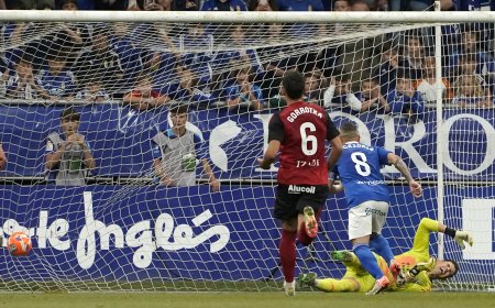 Oviedo - Mirandés en directo | Ilyas Chaira anota el segundo del Oviedo y da la vuelta al partido