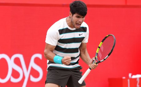 Alcaraz - Lehecka, en directo | Alcaraz consigue su quinto título de la temporada en Queen’s tras derrotar a Lehecka por 7-5, (5)6-7 y 6-2