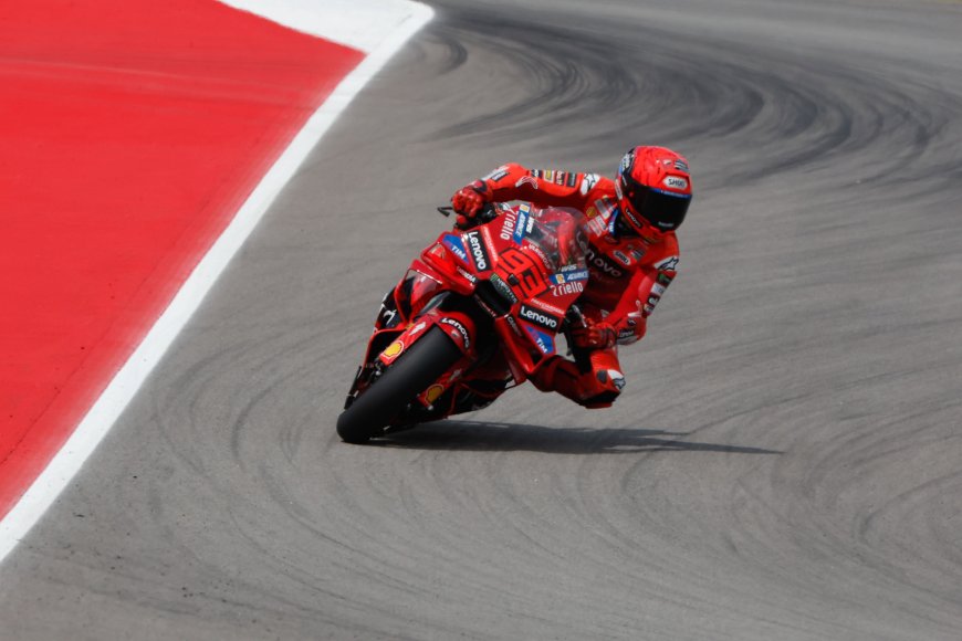 Marc Márquez espanta a la competencia en su querido GP de Aragón
