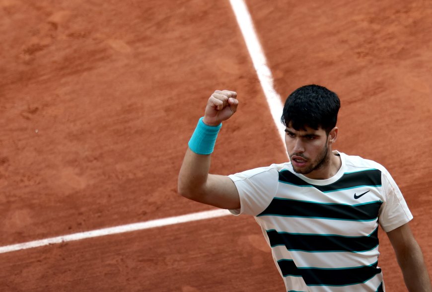 Sinner - Alcaraz, la final de Roland Garros en directo | Alcaraz gana el cuarto set en el ‘tie-break’ y fuerza el quinto