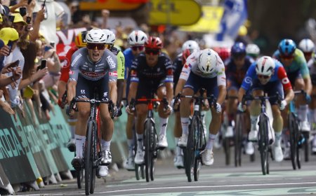 El esprint del belga Jasper Philipsen gana la etapa 1 del Tour de Francia, marcada por el viento en Lille