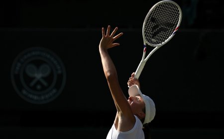 La finalista Swiatek encuentra oxígeno y Sabalenka, otro freno, Anisimova