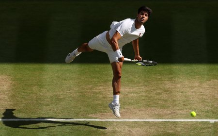 Jannik Sinner - Carlos Alcaraz, la final de Wimbledon en directo | Alcaraz rompe el servicio de Sinner e iguala el set (4-4)