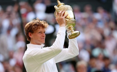 Jannik Sinner - Carlos Alcaraz, la final de Wimbledon en directo | Sinner se proclama campeón tras cuatro sets (4-6, 6-4, 6-4, 6-4)