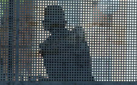 La extrema derecha usa el centro de menores de Hortaleza para amplificar su discurso antiinmigración en Madrid