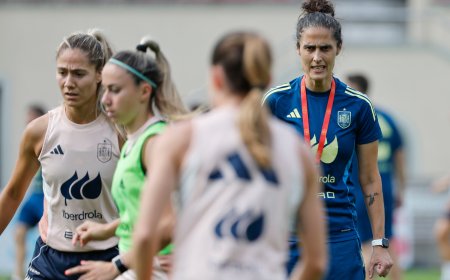 La Euro marca el futuro de Montse Tomé: luces y sombras de la seleccionadora a la que la fama le pilló de repente