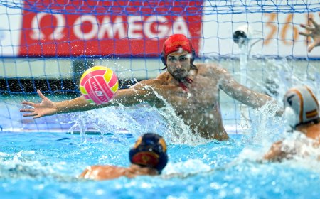 España se mete en semifinales tras barrer a Montenegro (14-5)
