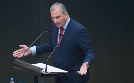 Vox usa el pleno de Cibeles para afilar su discurso contra migrantes y homosexuales