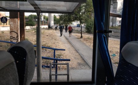 A bordo del “caótico” 339: el único autobús que conecta Madrid con la marginalidad