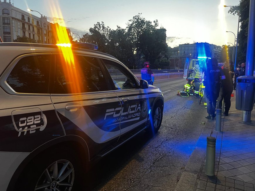 Un hombre es atropellado en la calle Alcalá por un motorista que se ha dado a la fuga