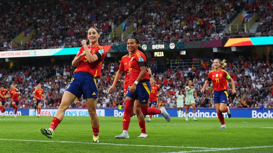 España - Portugal en directo | Esther marca el cuarto con un remate a bocajarro