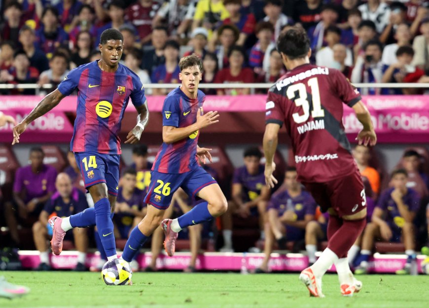 Los jóvenes del Barcelona se reivindican en Japón en el estreno de Joan García y Rashford