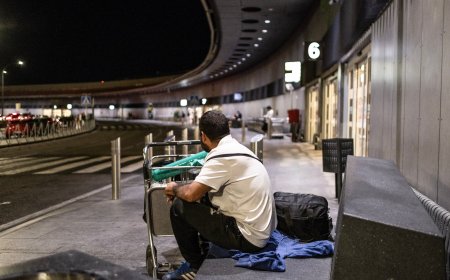 Barajas, blindado: el 89% de las personas sin hogar que dormía en el aeropuerto se dispersa por Madrid y el Ayuntamiento acoge al 11%