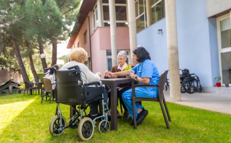 La Comunidad de Madrid elimina la ratio mínima de personal de limpieza necesario en los nuevos contratos de residencias concertadas