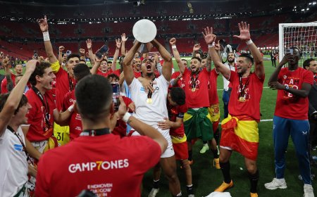 El Sevilla traspasa a Badé, la última herencia de Monchi, al Leverkusen
