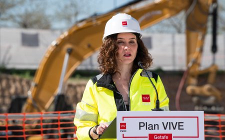 El gobierno de Ayuso solo ha comprado cinco de las 175 viviendas sociales que se comprometió a adquirir hace un año