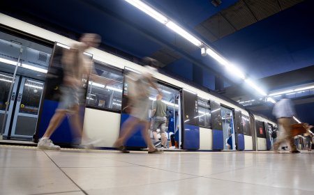 Tres años aislados sin metro y con atascos en la ciudad de Madrid donde los trenes devoran casas