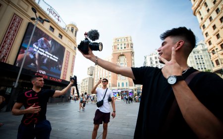 Bienvenido al plató de los ‘influencers’, una de las plazas más emblemáticas de Madrid