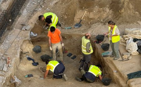 La construcción de un parking en Madrid desvela huesos y otros restos de un cementerio impulsado por Carlos IV