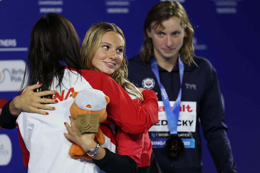 Summer McIntosh asalta el reino de Katie Ledecky en la carrera más esperada del Mundial de natación
