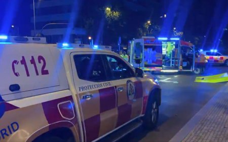 Un taxista se da a la fuga en Madrid tras chocar contra un motorista, que quedó herido grave