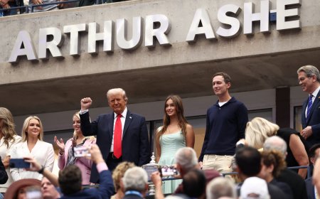 Sonoro abucheo para Donald Trump en su regreso al tenis: “Su régimen fascista no es bienvenido”