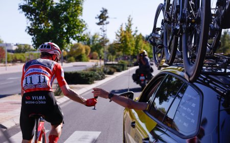Última etapa de la Vuelta a España en directo | La organización cambia el recorrido de entrada a Madrid para blindar la seguridad de los ciclistas