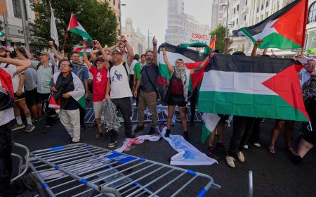 Los activistas en favor de Palestina toman las calles de Madrid e impiden el fin de la Vuelta a España