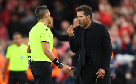 Simeone, expulsado tras enfrentarse con la grada de Anfield: “Cualquier entrenador está expuesto y soy una persona”