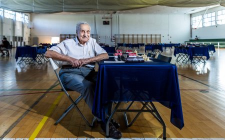 Manolín, el ajedrecista más longevo del mundo, tiene casi 104 años, vive en Madrid y sigue dando jaque mate
