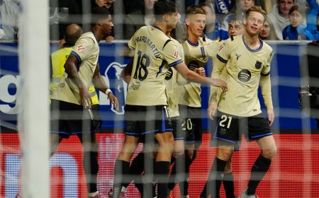 El Barça remonta con la cabeza ante el Oviedo