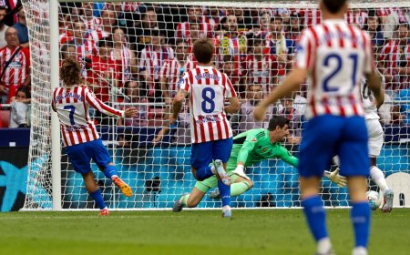 El Atlético destroza al Madrid y da la campanada en el derbi