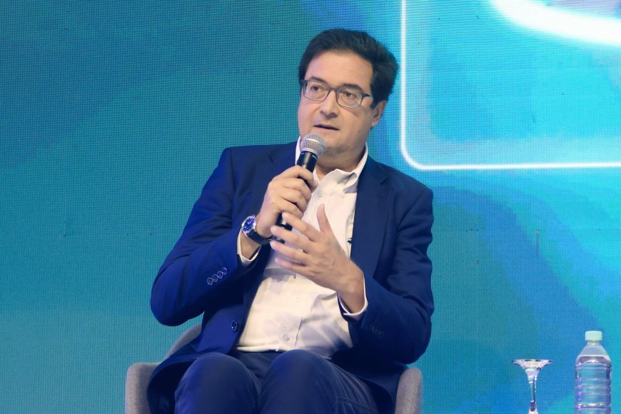 Óscar López pide la dimisión de Ayuso tras escuchar las explicaciones de la inspectora de Hacienda que investigó a su pareja