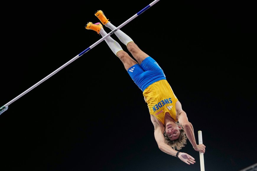 Mondo Duplantis salta 6,30 metros y bate otra vez su propio récord del mundo