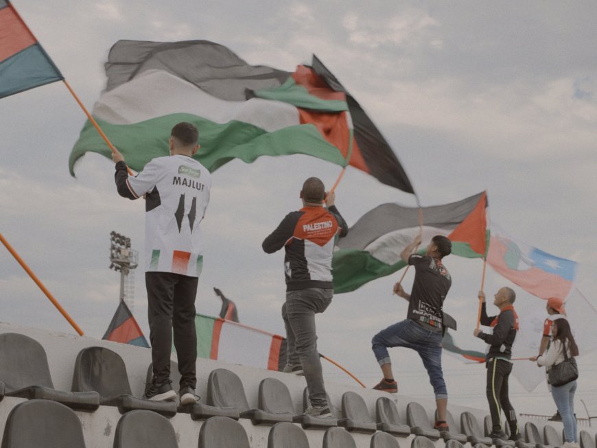 Un profesor de Alcorcón, reprendido por llevar una camiseta con colores de la bandera palestina por su “simbología política”