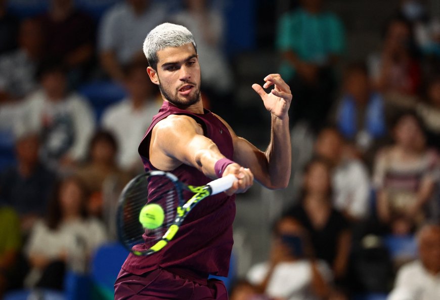 Alcaraz sigue superándose y alcanza la final de Tokio