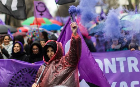 “Censura” en los espacios de igualdad del Ayuntamiento: veto al morado y a hablar de empoderamiento y orgasmos femeninos