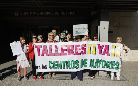 Los mayores afectados por la quiebra de Educo en Madrid exigen soluciones a la Junta de Retiro