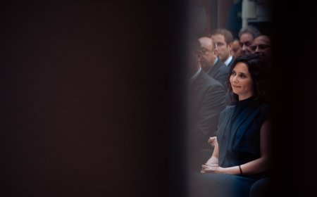 Ayuso, insumisa de la memoria