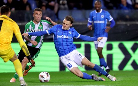 Un Betis muy plano no puede con el Genk