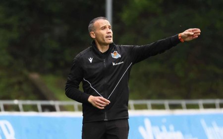 Sergio Francisco se juega su continuidad en el banquillo de la Real Sociedad