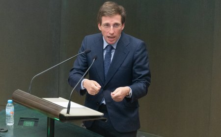 Almeida a Maroto: “Fui generoso al llamarla indigente intelectual”