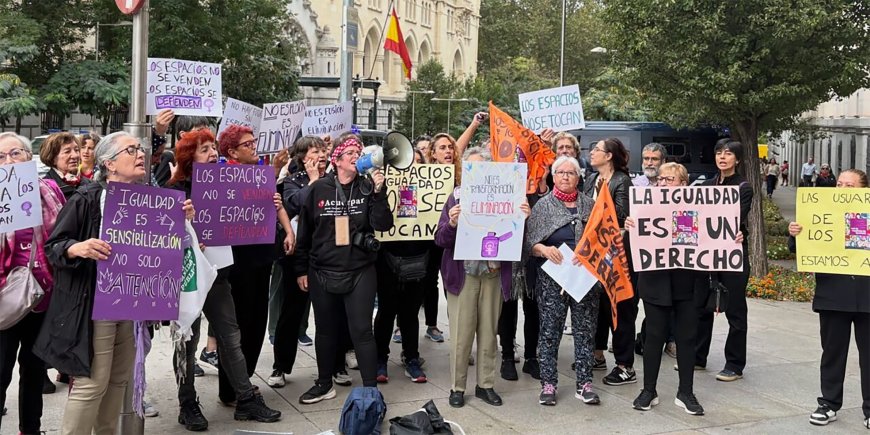 Los vecinos del distrito madrileño de Vicálvaro denuncian el desmantelamiento del Espacio de Igualdad Gloria Fuertes