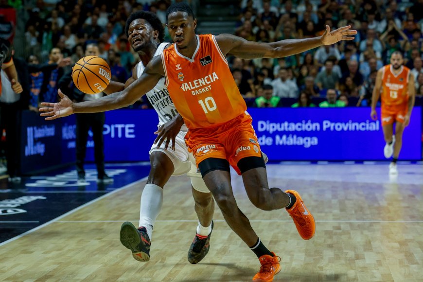 El Valencia sobrevive al físico ASVEL sostenido por Moore (77-80)