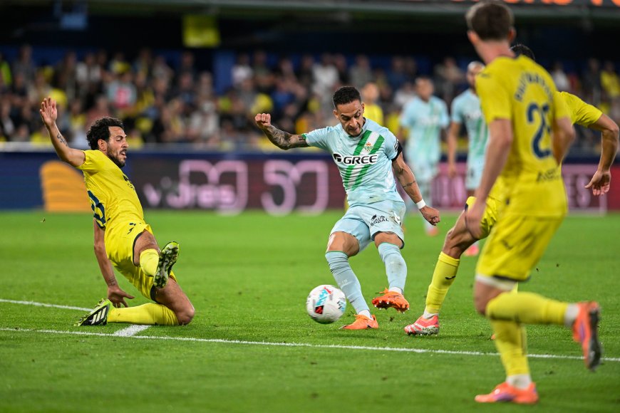 Antony frena la crecida del Villarreal