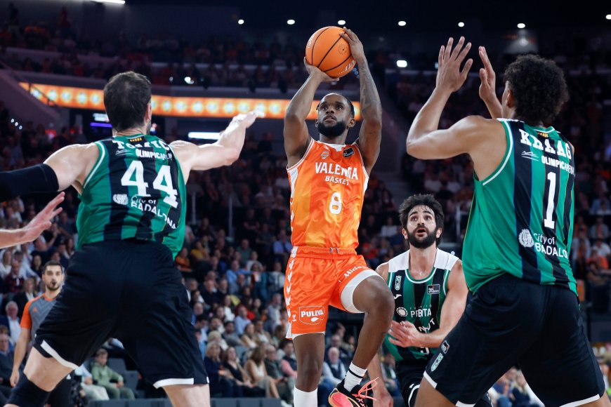 El Valencia frena al Joventut  y se pone colíder
