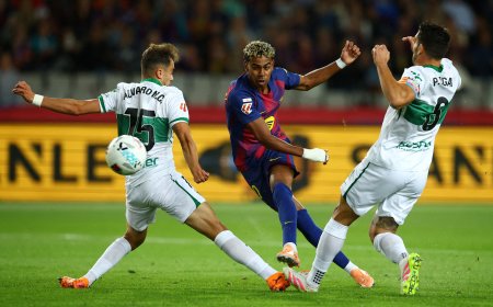 El Barça gana tiempo ante un Elche que lo intentó hasta el final