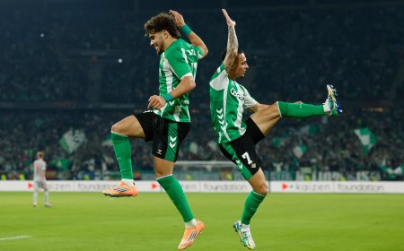 Al Betis le basta con dos chispazos ante el Lyon